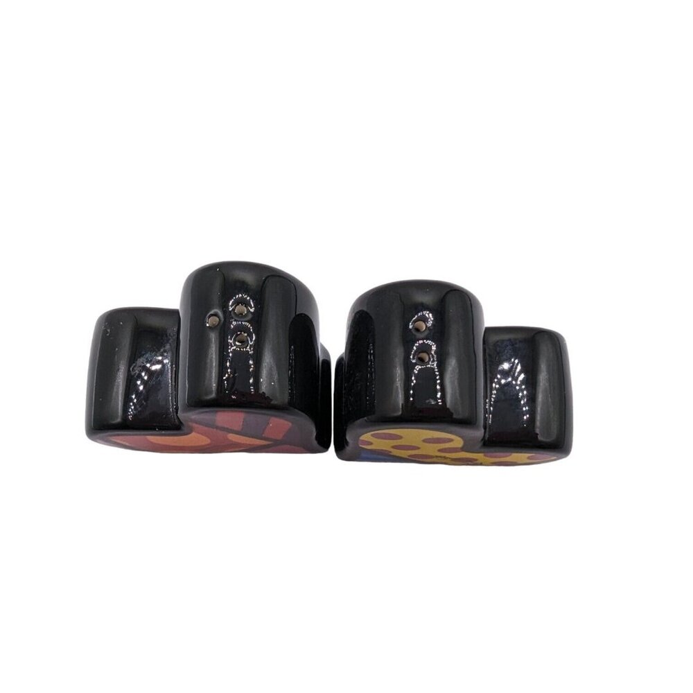 SET OF ROMERO BRITTO HEART SHAPED SALT AND PEPPER SHAKERS - Picture 4 of 9